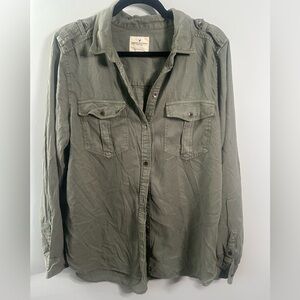 American Eagle Olive Green Button-Up Shirt